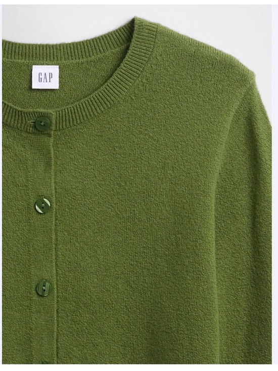 🆕- Cash Soft Olive Green Cardigan. Size: Medium - Picture 4 of 7
